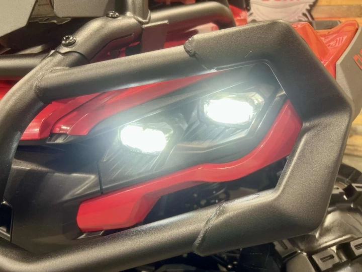 2024 BRP CAN-AM OUTLANDER X-MR 850 EFI + 4X4 + DPS + SEULEMENT 436 KM / 36 HR + CONDITION A1 