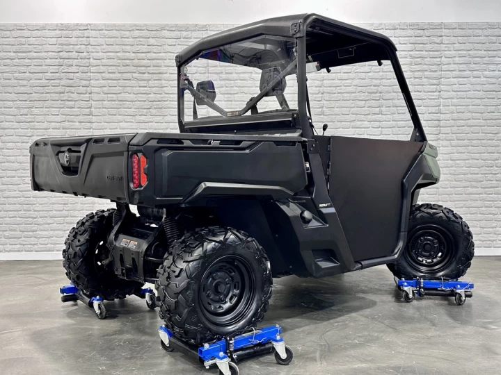 2017 BRP CAN-AM DEFENDER HD-5 EFI + 4WD + DPS + 3 PASSAGERS + SEULEMENT 4697 KM + RARE & PROPRE 