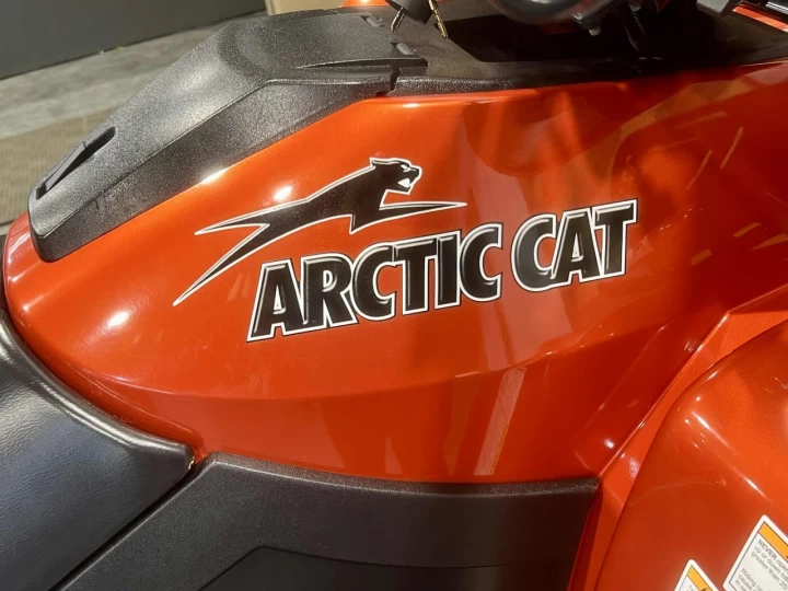 2010 ARCTIC CAT TRV H1 700 EFI 4X4 + VRAI VTT 2 PASSAGERS LEGALE EN SENTIER + 16018 KM 