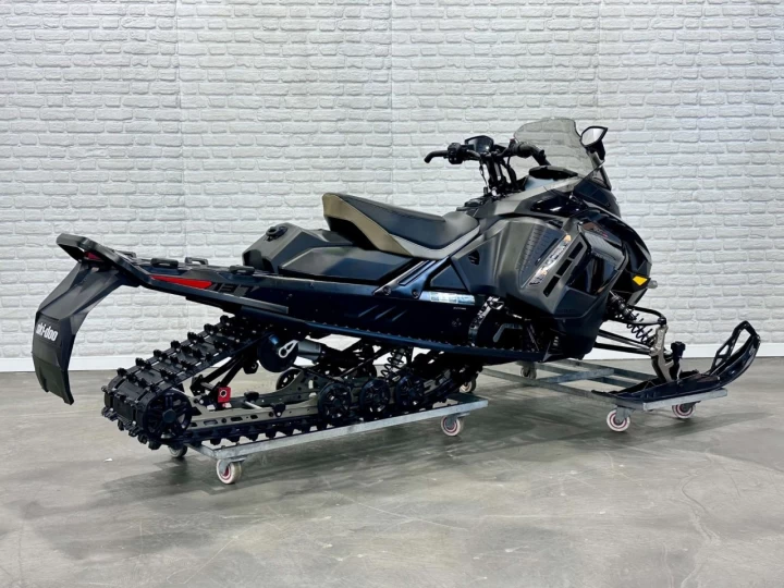 2026 BRP SKI-DOO RENEGADE ENDURO 900 ACE EFI 137'' + ECRAN 10'' + SUSPENSION A AIR + BAS KM + RARE & A1 