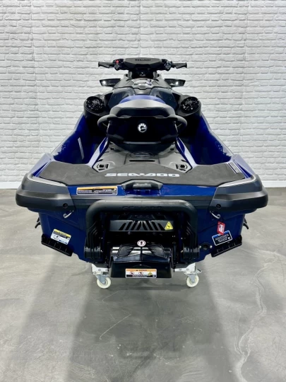 2026 BRP SEA-DOO GTX 230 H.P + IBR + VTS + IDF + ENSEMBLE TECHNOLOGIE + AUDIO + 3 PASSAGERS + 4 HR SEULEMENT + RARE & A1 
