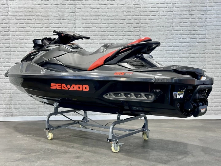 2013 BRP SEA-DOO GTX LIMITED 260 HP I.S = SUSPENSION INTELLIGENTE + IBR + VTS + SEULEMENT 136 HR + 3 PASSAGERS + RARE & A1 
