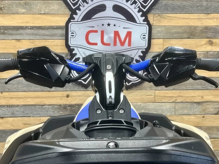 2025 BRP SEA-DOO SPARK TRIXX 1UP + IBR + VTS + MODE TRIXX + AUDIO + SEULEMENT 16 HR + RARE & A1 