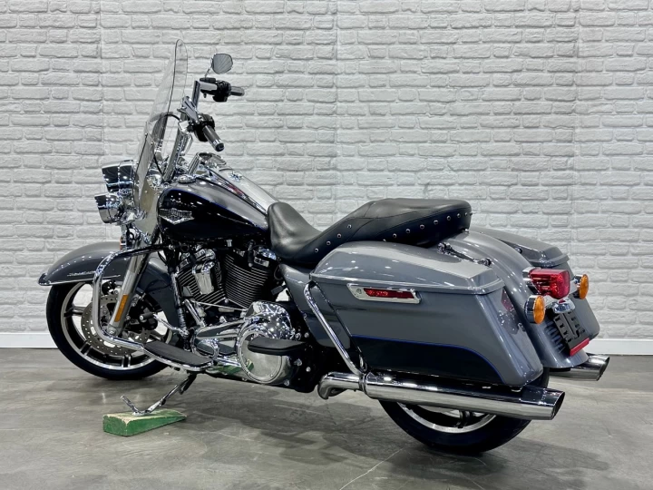 2022 HARLEY DAVIDSON FLHR ROAD KING 107 p.c = 1746 cc EFI + SEULEMENT 29173 KM + RARE & A1 