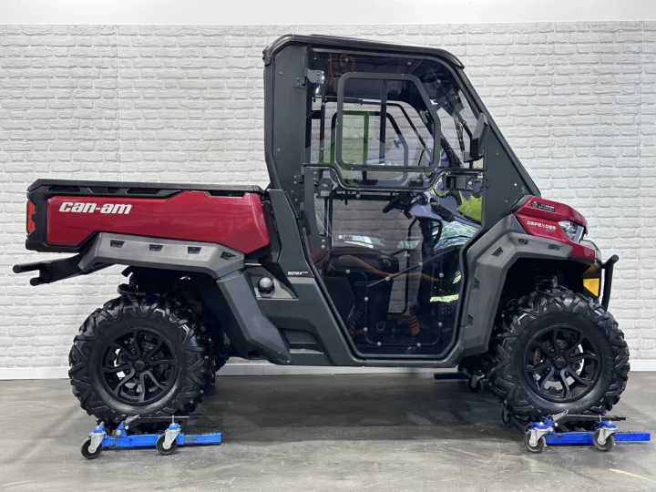 2016 BRP CAN-AM DEFENDER XT HD-10 EFI + 4WD + DPS + CABINE + CHAUFRETTE + 11130 KM + RARE & A1 