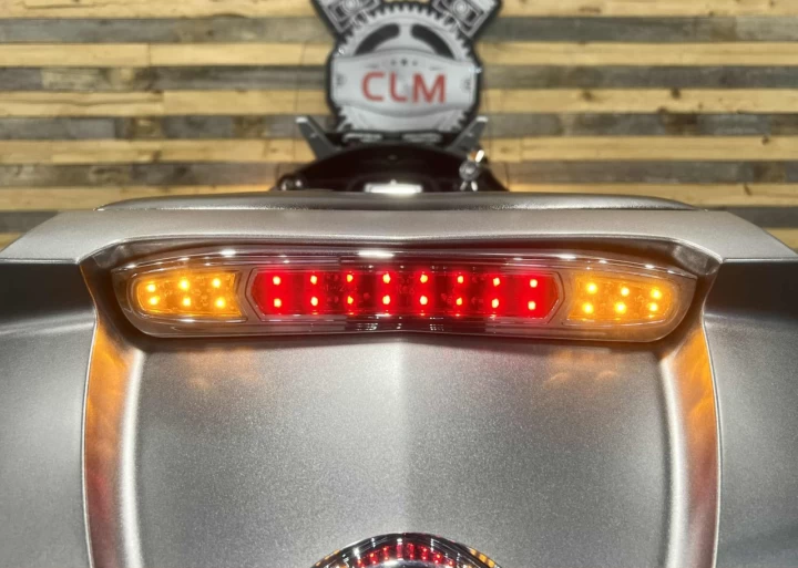 2014 BRP CAN-AM SPYDER RT LIMITED SE-6 (SEMI-AUTOMATIQUE) + ROTAX 1330 cc ACE EFI + SEULEMENT 37938 KM + GPS ZUMO + ENSEMBLE CHROME 