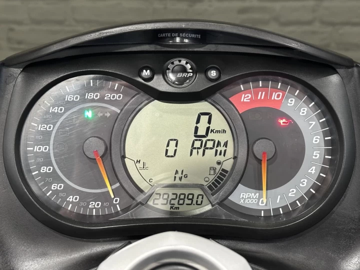 2011 BRP CAN-AM SPYDER RS - ROADSTER SE-5 (SEMI-AUTOMATIQUE) SEULEMENT 29289 KM + RARE & IMPECCABLE A1 