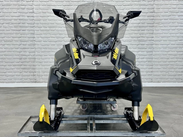 BRP SKI-DOO TUNDRA L.E 600 ACE EFI LT-LONG TRACK 154'' + REV GEN4 + SEULEMENT 808 KM + RARE  2026