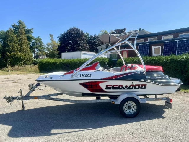 BRP SEA-DOO SPEEDSTER 150 ROTAX 215 HP + TOUR + TOIT BIMINI + RADIO + REMORQUE + SEULEMENT 98 HEURES  2007