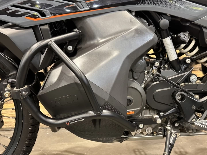 2021 KTM 890 ADVENTURE + A.B.S + BEAUCOUP D'ÉQUIPEMENTS INCLUS $$$ + 18595 KM + RARE & A1 