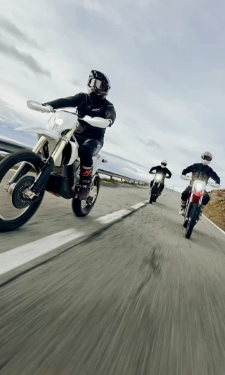 2025 STARK FUTURE VARG EX 60 HP @ 80 HP + LÉGALE SUR LA ROUTE + NEUF 0 KM + GARANTIE 2 ANS 