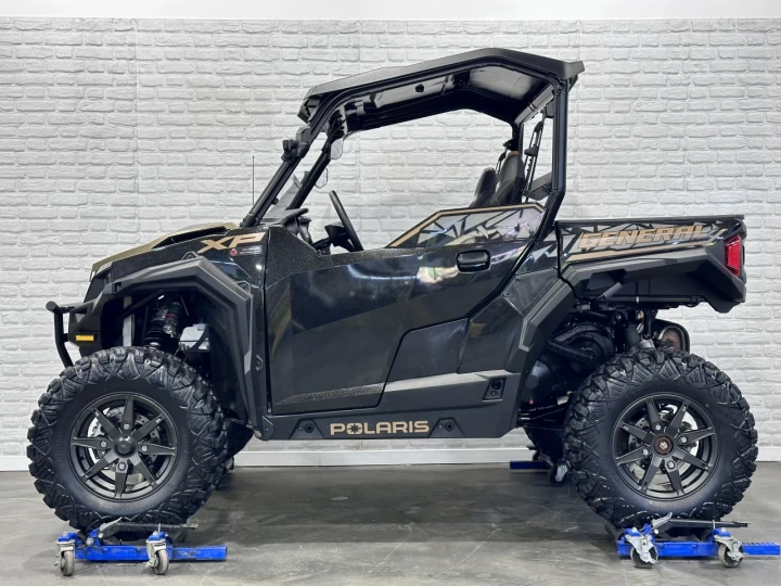 2023 POLARIS GENERAL XP 1000 EFI PREMIUM DELUXE + 4WD + EPS + AUDIO + SEULEMENT 3425 KM + RARE & A1 