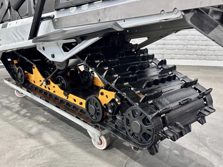 2023 BRP SKI-DOO EXPEDITION S.E = SPECIAL EDITION 900 ACE TURBO EFI 130 HP WT = WIDE TRACK 154'' X 20'' + BANC PASSAGER + 7555 KM + COULEUR RARE & A1 