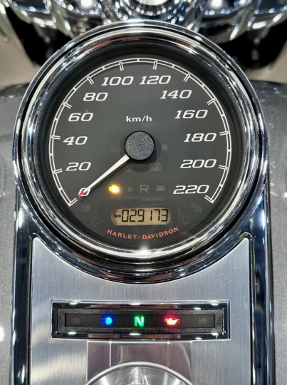 2022 HARLEY DAVIDSON FLHR ROAD KING 107 p.c = 1746 cc EFI + SEULEMENT 29173 KM + RARE & A1 