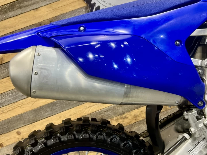2025 YAMAHA YZ 450F EFI + 4 TEMPS + SEULEMENT 21 HR + RARE & CONDITION A1 