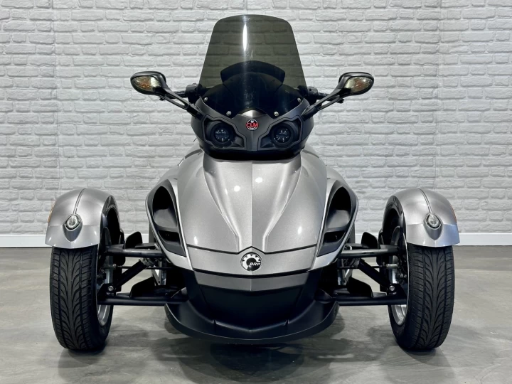 2011 BRP CAN-AM SPYDER RS - ROADSTER SE-5 (SEMI-AUTOMATIQUE) SEULEMENT 29289 KM + RARE & IMPECCABLE A1 