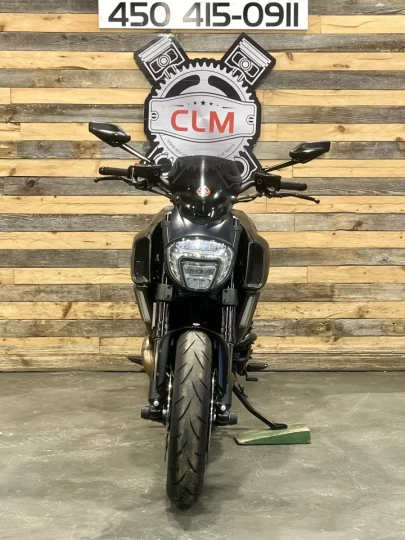 2017 DUCATI DIAVEL 1198 EFI + EDITION DARK + 42259  KM + PNEU 240 mm ARRIERE NEUF 0 KM + RARE & CONDITION A1 