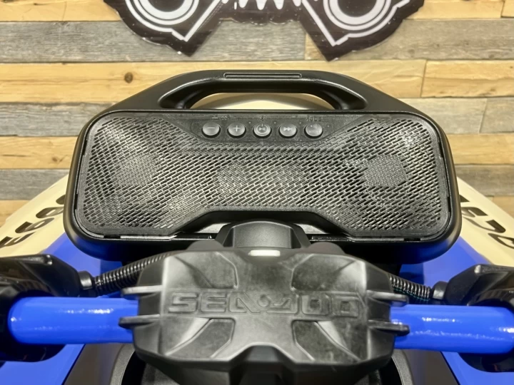 2025 BRP SEA-DOO SPARK TRIXX 1UP + IBR + VTS + MODE TRIXX + AUDIO + SEULEMENT 16 HR + RARE & A1 