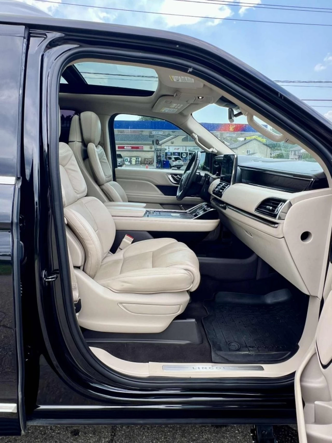 2021 LINCOLN NAVIGATOR EDITION RESERVE + MAGS 22'' + 7 PASSAGERS + TOUTE ÉQUIPÉE  Main Image