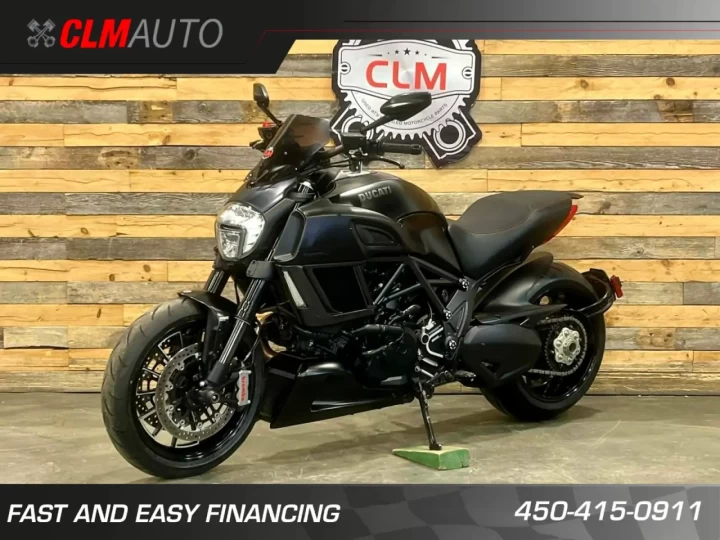 2017 DUCATI DIAVEL 1198 EFI + EDITION DARK + 42259  KM + PNEU 240 mm ARRIERE NEUF 0 KM + RARE & CONDITION A1 