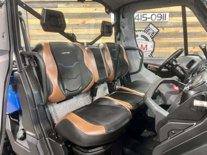 2021 BRP CAN-AM DEFENDER CAB HD-10 LIMITED + 4X4 + D.P.S + 3985 KM SEULEMENT + TOUTE ÉQUIPÉE + RARE & IMPECCABLE A1 