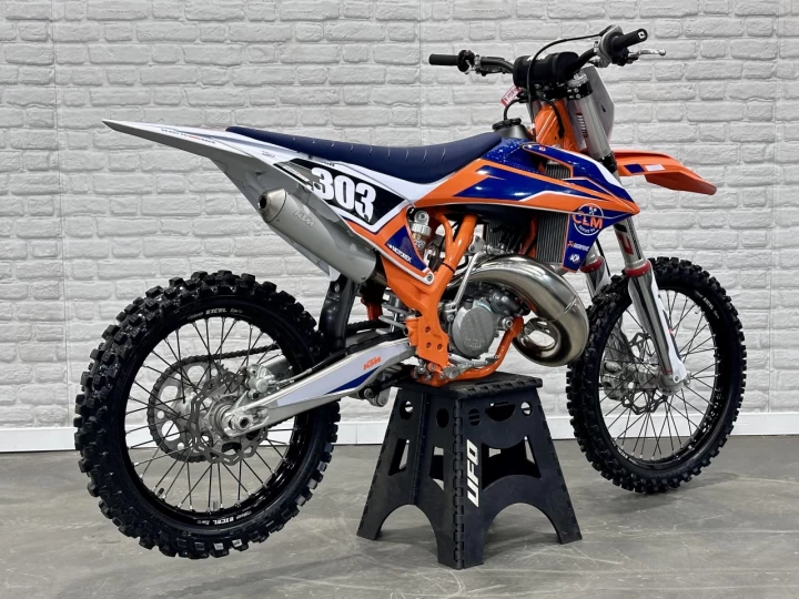 2022 KTM 150 SX - 2 TEMPS - MX MOTOCROSS + SEULEMENT 27 HR + RARE & IMPECCABLE A1 