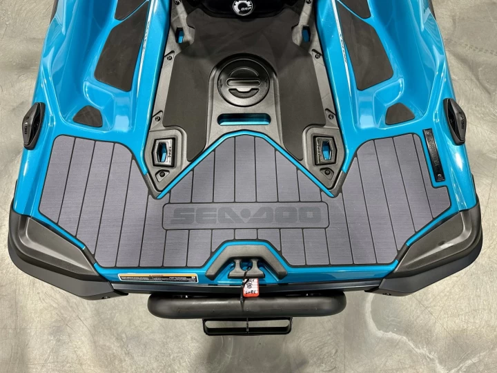 2025 BRP SEA-DOO GTX LIMITED 325 HP + IBR + VTS + IDF + AUDIO + ECRAN 10'' + 3 PASSAGGERS + SEULEMENT 4 HR + COULEUR RARE & A1 