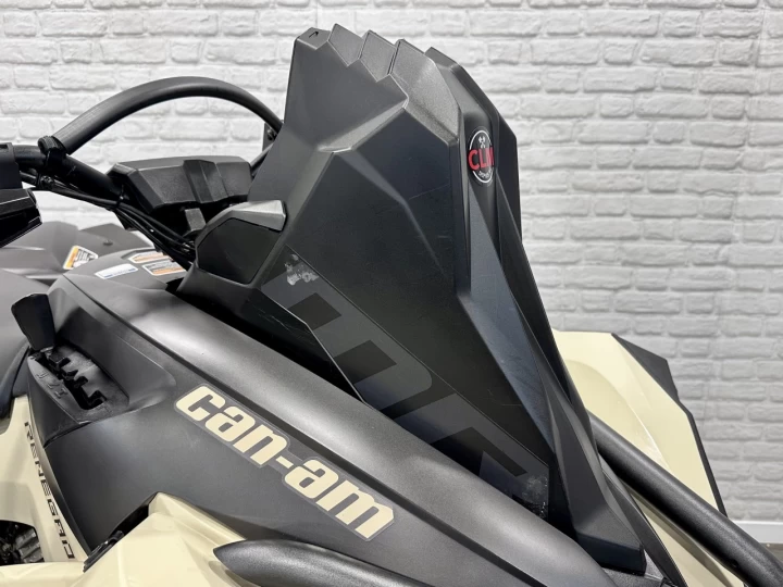2022 BRP CAN-AM RENEGADE X-MR 650 EFI + 4WD + DPS + FOX + GORILLA 30'' + 2929 KM SEULEMENT + RARE & A1 