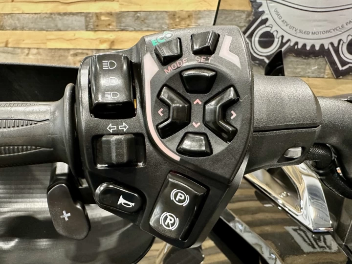 2015 BRP CAN-AM SPYDER F3 ''S'' SE-6 (SEMI-AUTOMATIQUE) + SUSPENSION FOX + BEAUCOUP D'EQUIPEMENTS $$$ + RARE & A1 