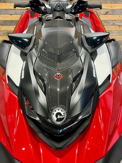 2024 BRP SEA-DOO RXP-X 325 HP + IBR + VTS + AUDIO PREMUIM + ENSEMBLE TECHNOLOGIE + SEULEMENT 4 HR + RARE & IMPECCABLE A1 
