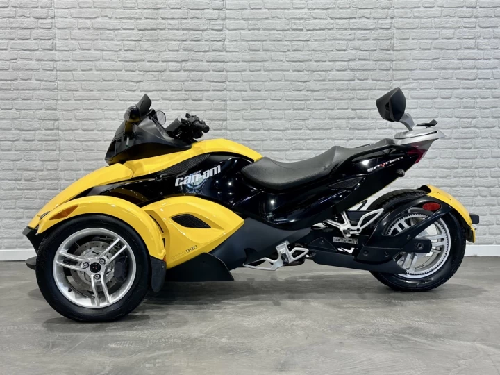 2008 BRP CAN-AM SPYDER RS ROADSTER SE-5 (SEMI-AUTOMATIQUE) + BAS KM SEULEMENT 30346 KM + DOSSIER PASSAGER + RARE & A1 