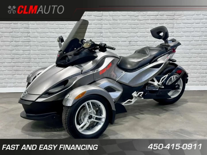 2011 BRP CAN-AM SPYDER RS - ROADSTER SE-5 (SEMI-AUTOMATIQUE) SEULEMENT 29289 KM + RARE & IMPECCABLE A1 
