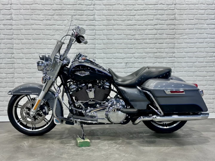 2022 HARLEY DAVIDSON FLHR ROAD KING 107 p.c = 1746 cc EFI + SEULEMENT 29173 KM + RARE & A1 