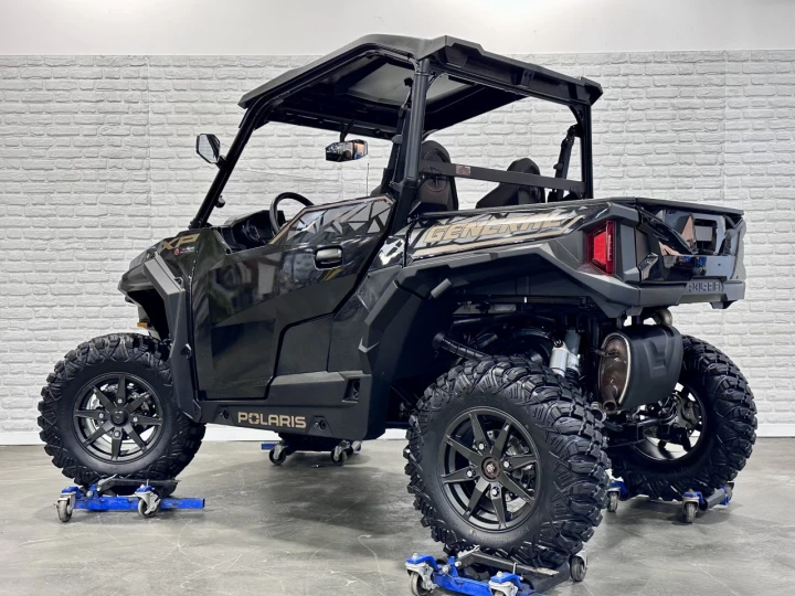 2023 POLARIS GENERAL XP 1000 EFI PREMIUM DELUXE + 4WD + EPS + AUDIO + SEULEMENT 3425 KM + RARE & A1 