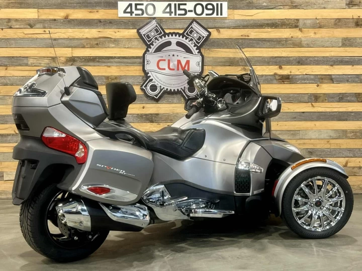 2014 BRP CAN-AM SPYDER RT LIMITED SE-6 (SEMI-AUTOMATIQUE) + ROTAX 1330 cc ACE EFI + SEULEMENT 37938 KM + GPS ZUMO + ENSEMBLE CHROME 