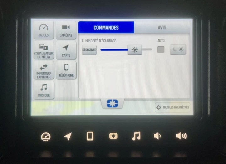 2023 POLARIS GENERAL 4 XP 1000 DLX-DELUXE EDITION + 4X4 + EPS + RIDE COMMAND GPS - AUDIO + 4 PASSAGERS + GARANTIE SEPT 2028 