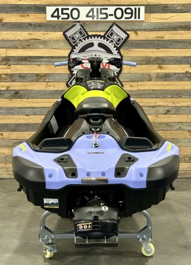 2024 BRP SEA-DOO SPARK TRIXX + IBR + VTS + PREMIUM AUDIO + SEULEMENT 12 HR + COULEUR RARE & A1 