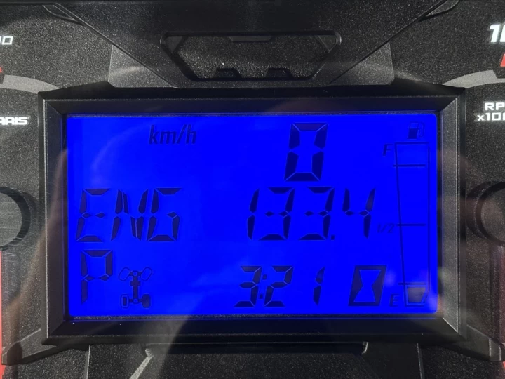 2023 POLARIS GENERAL XP 1000 EFI PREMIUM DELUXE + 4WD + EPS + AUDIO + SEULEMENT 3425 KM + RARE & A1 