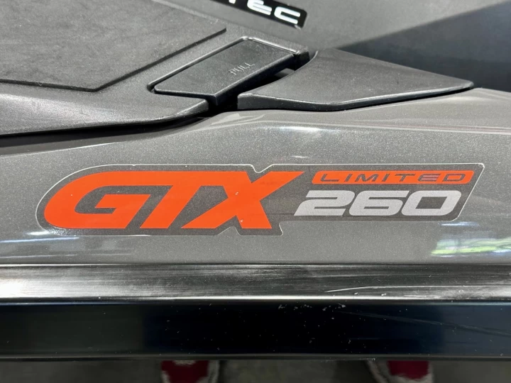 2013 BRP SEA-DOO GTX LIMITED 260 HP I.S = SUSPENSION INTELLIGENTE + IBR + VTS + SEULEMENT 136 HR + 3 PASSAGERS + RARE & A1 