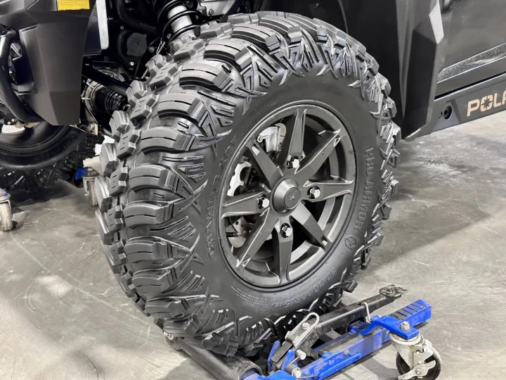 2023 POLARIS GENERAL XP 1000 EFI PREMIUM DELUXE + 4WD + EPS + AUDIO + SEULEMENT 3425 KM + RARE & A1 