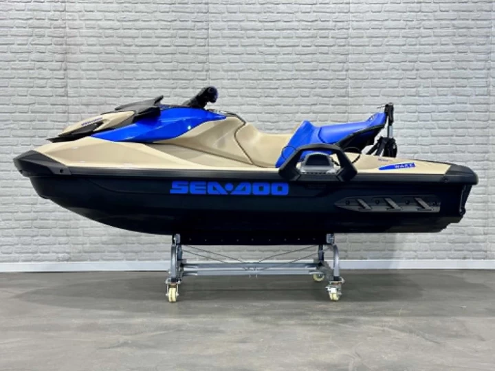2025 BRP SEA-DOO WAKE 170 H.P + IBR + VTS + IDF + 3 PASSAGERS + 6 HR SEULEMENT + TOUR & RACK + RARE & A1 