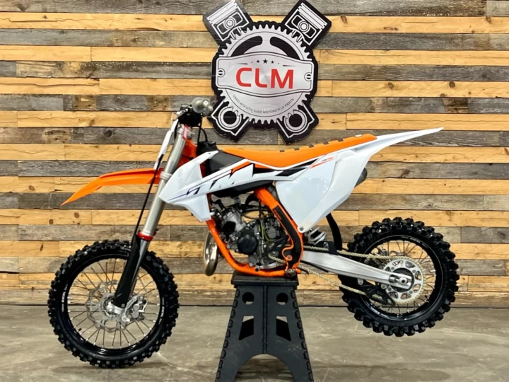 2022 KTM 85 SX MX-MOTOCROSS / ROUE 14'' & 17'' + SEULEMENT 35 HR + RARE & A1 