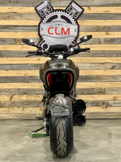 2017 DUCATI DIAVEL 1198 EFI + EDITION DARK + 42259  KM + PNEU 240 mm ARRIERE NEUF 0 KM + RARE & CONDITION A1 