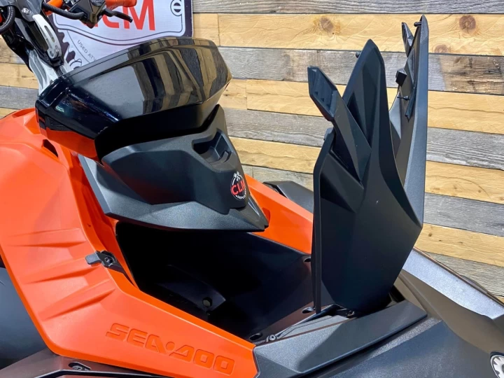 2021 BRP SEA-DOO SPARK TRIXX 3UP + IBR + VTS + AUDIO PREMIUM PORTABLE + SEULEMENT 66 HR + COFFRE AVANT 