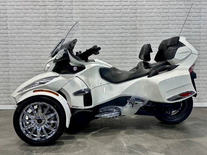 2013 BRP CAN-AM SPYDER RT LIMITED SE-5 (SEMI-AUTOMATIQUE + ENSEMBLE CHROME + DOSSIER + 43092 KM + RARE & A1 