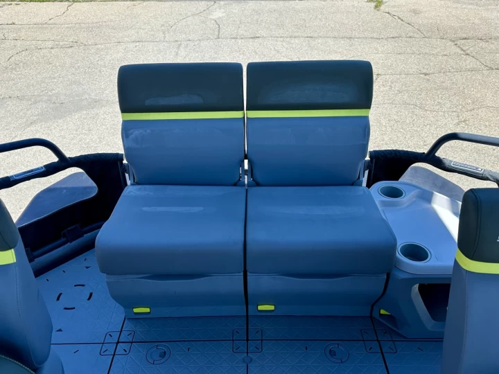 2025 BRP SEA-DOO SWITCH 18' EDITION FISH + ROTAX 230 HP + IBR + VTS + IDF + GPS + AUDIO + TOIT BIMINI + REMORQUE + RARE & A1 