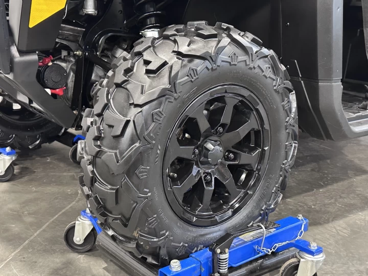 2023 BRP CAN-AM DEFENDER HD-7 EFI + 4WD + DPS + SEULEMENT 2964 KM + RARE & A1 