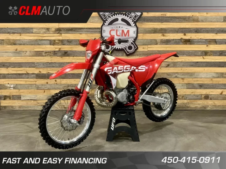2023 GASGAS EC 300 EFI + 2 TEMPS A INJECTION D'HUILE + DEMARREUR ELECTRIQUE + SEULEMENT 20 HR + RARE & A1 