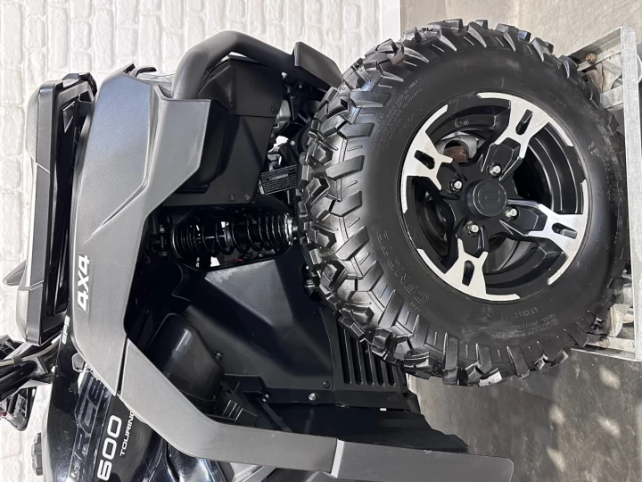 2023 CF MOTO C-FORCE 600 EFI TOURING + 4WD + EPS + 1959 KM + 2 PASSAGERS + GARANTIE 2028 + RARE & A1 