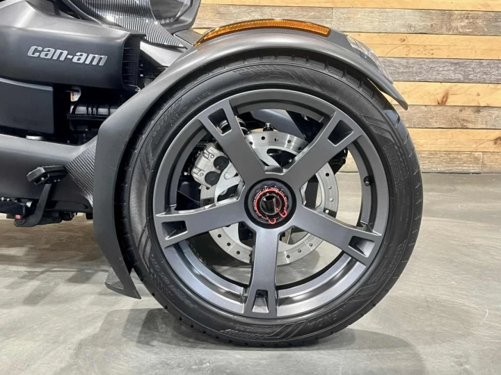2022 BRP CAN-AM RYKER SPORT 900 ACE EFI + SEULEMENT 8724 KM + ENSEMBLE CARBON + BANC PASSAGER + MUFFLLER + A1 